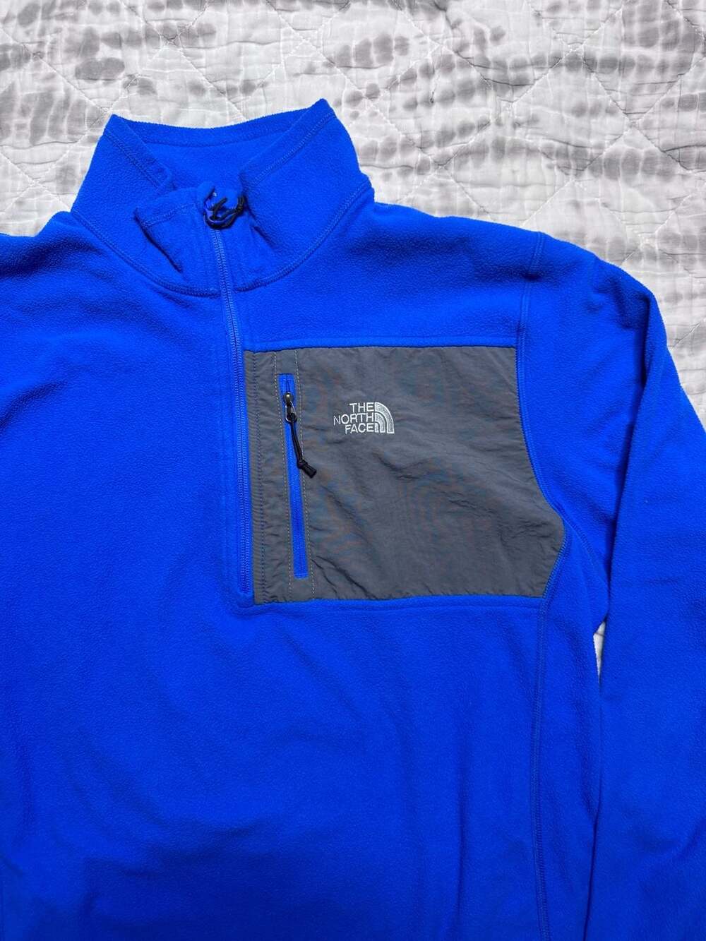 The North Face Men's Blue Quarter-Zip Fleece Pullover with Gray Pocket Size L